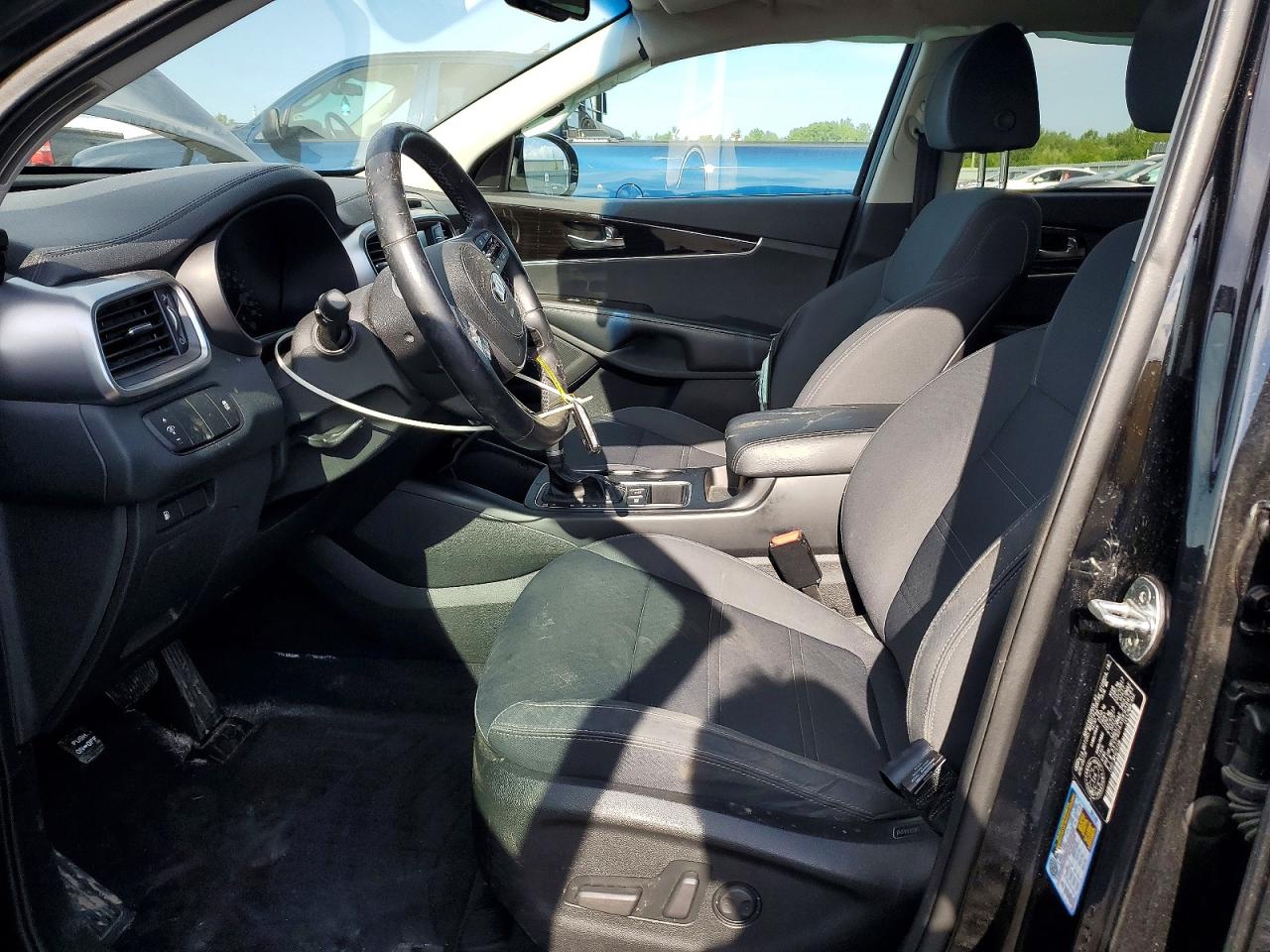 5XYPGDA50KG588281 · 2019 KIA SORENTO · 7/14