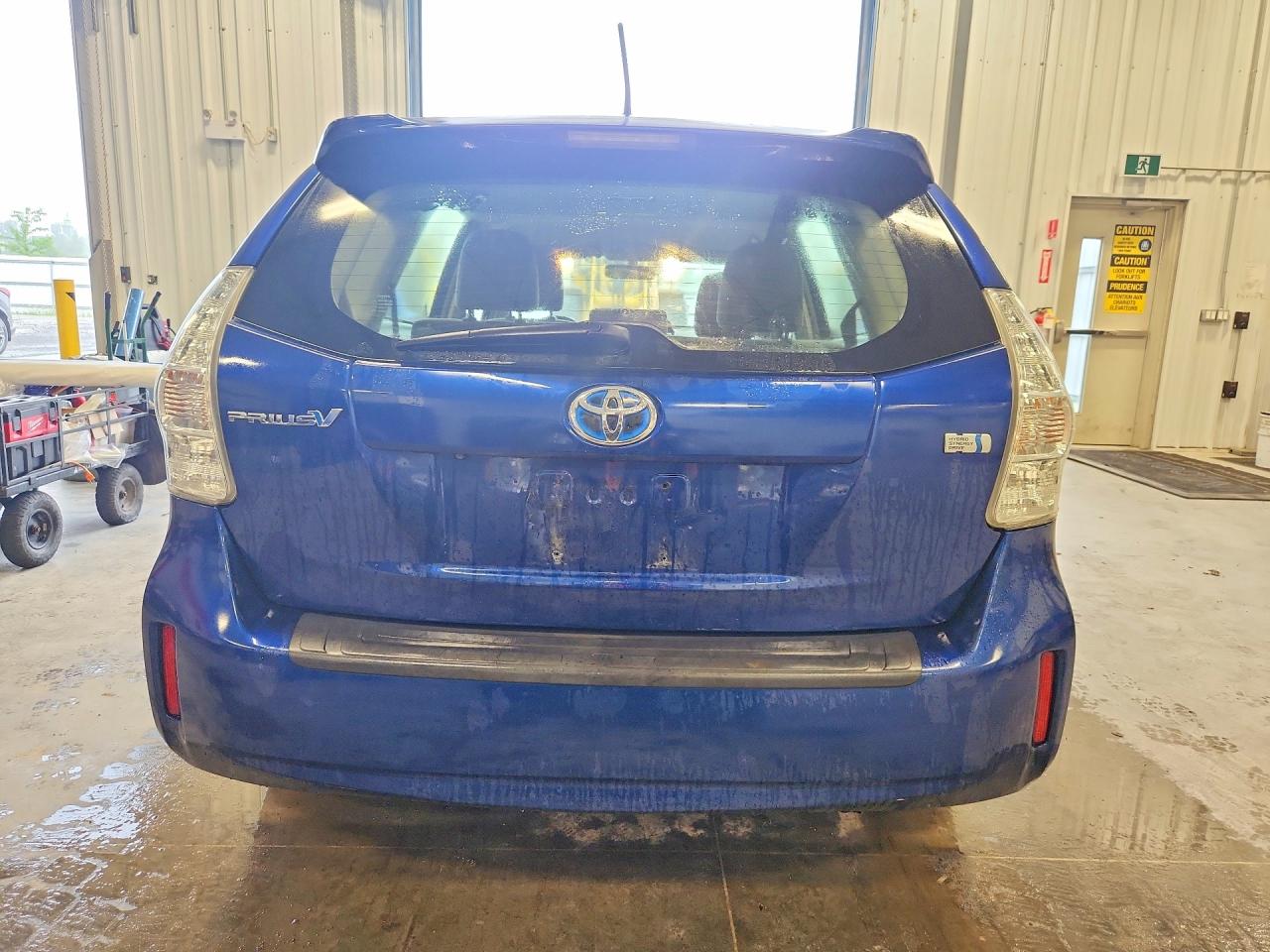 JTDZN3EU9E3312295 · 2014 TOYOTA PRIUS V · 6/13
