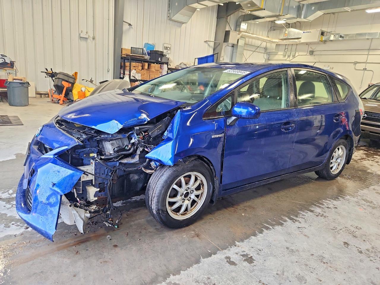 JTDZN3EU9E3312295 · 2014 TOYOTA PRIUS V