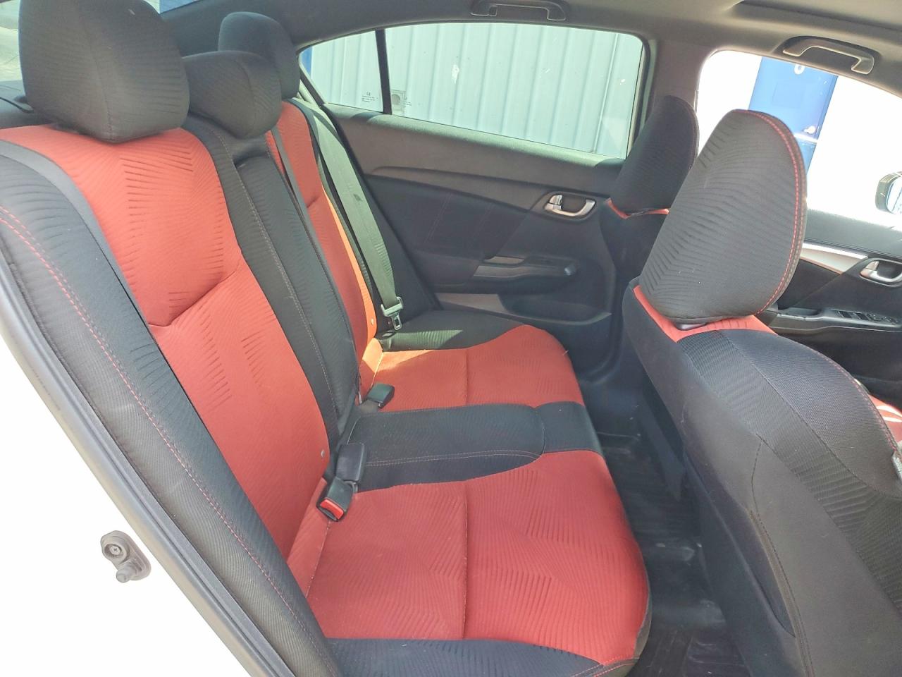 2HGFB6E59FH200005 · 2015 HONDA CIVIC · 10/12