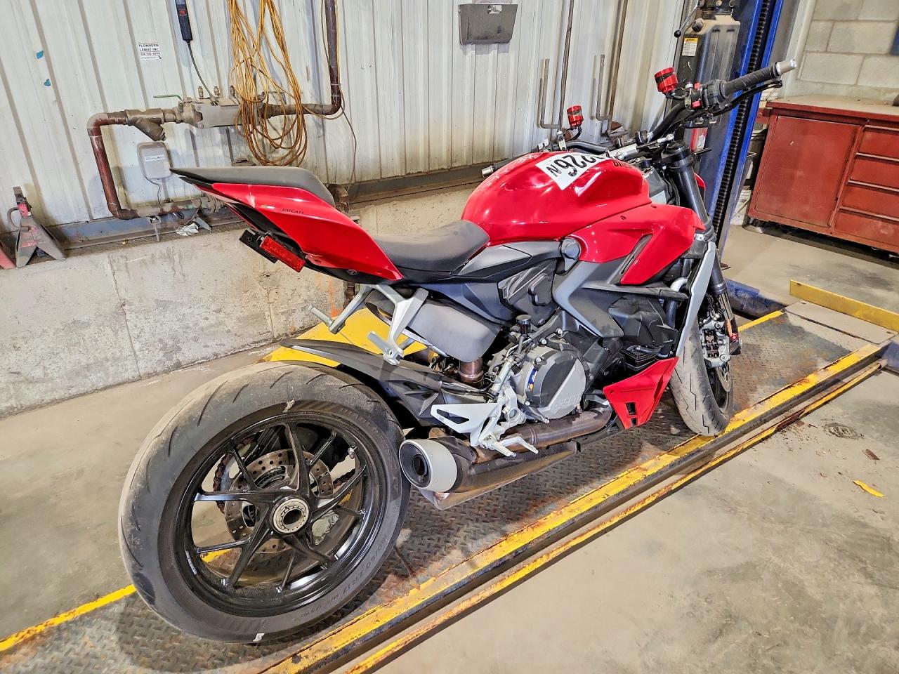ZDMFAKYW2NB002814 · 2022 DUCATI STREETFIGHTER · 3/12