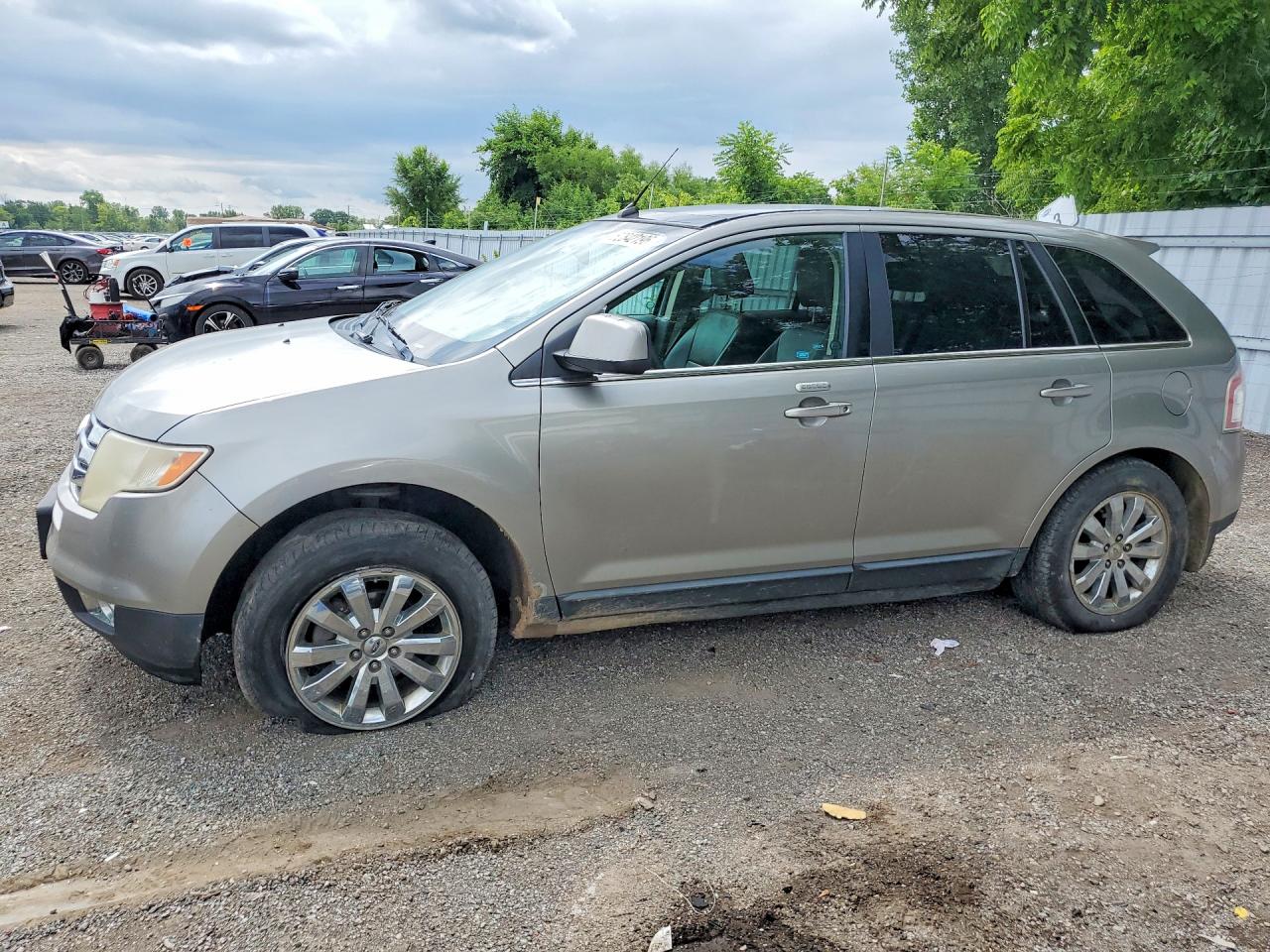 2FMDK39CX8BA15041 · 2008 FORD EDGE