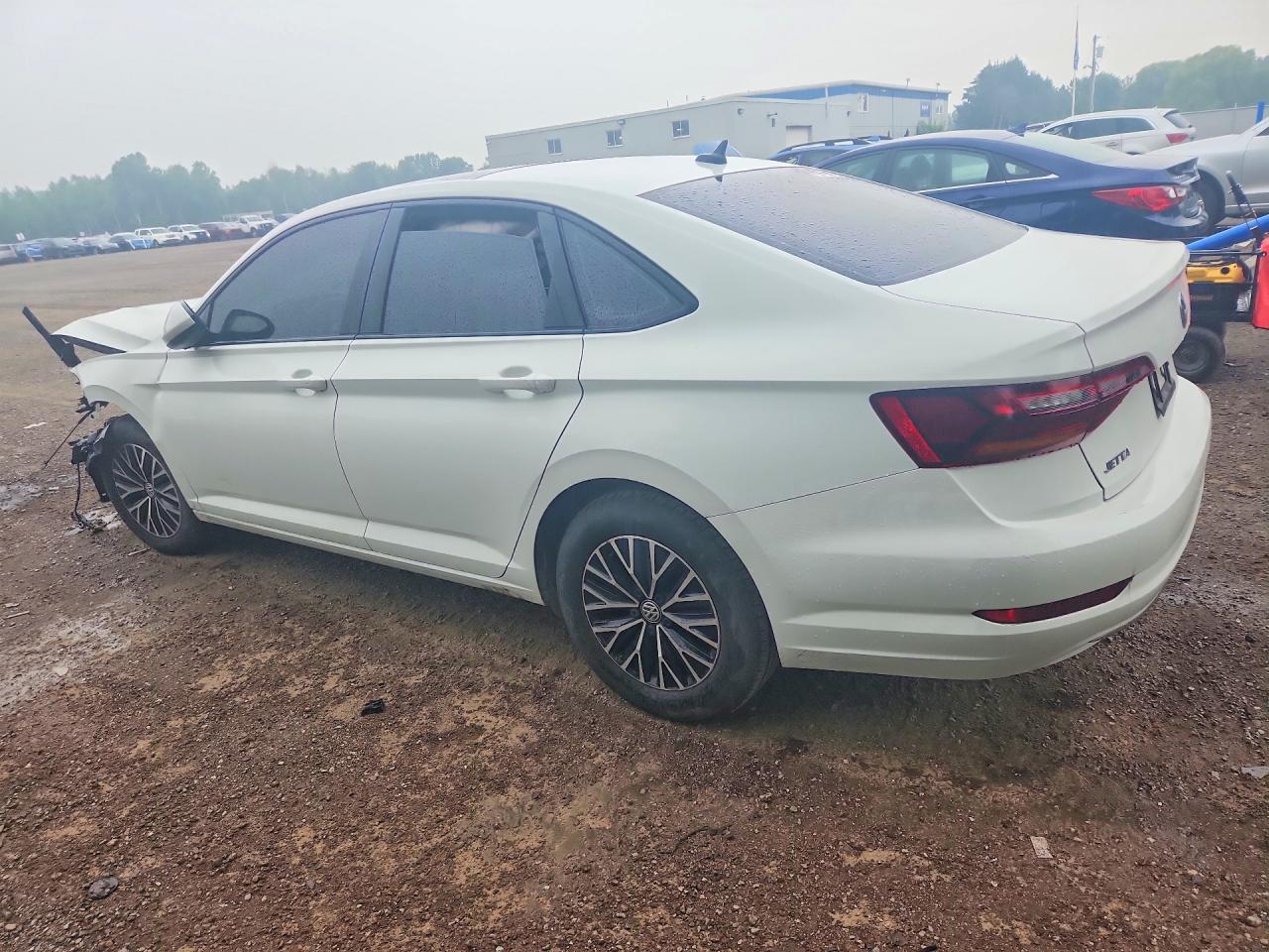 3VWE57BU5KM009662 · 2019 VOLKSWAGEN JETTA · 2/13