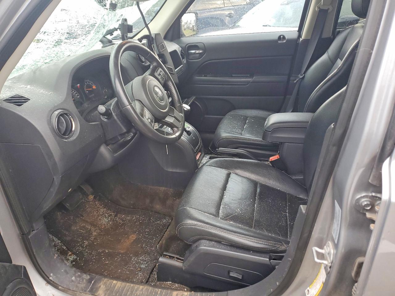 1C4NJRAB7HD180265 · 2017 JEEP PATRIOT · 7/13