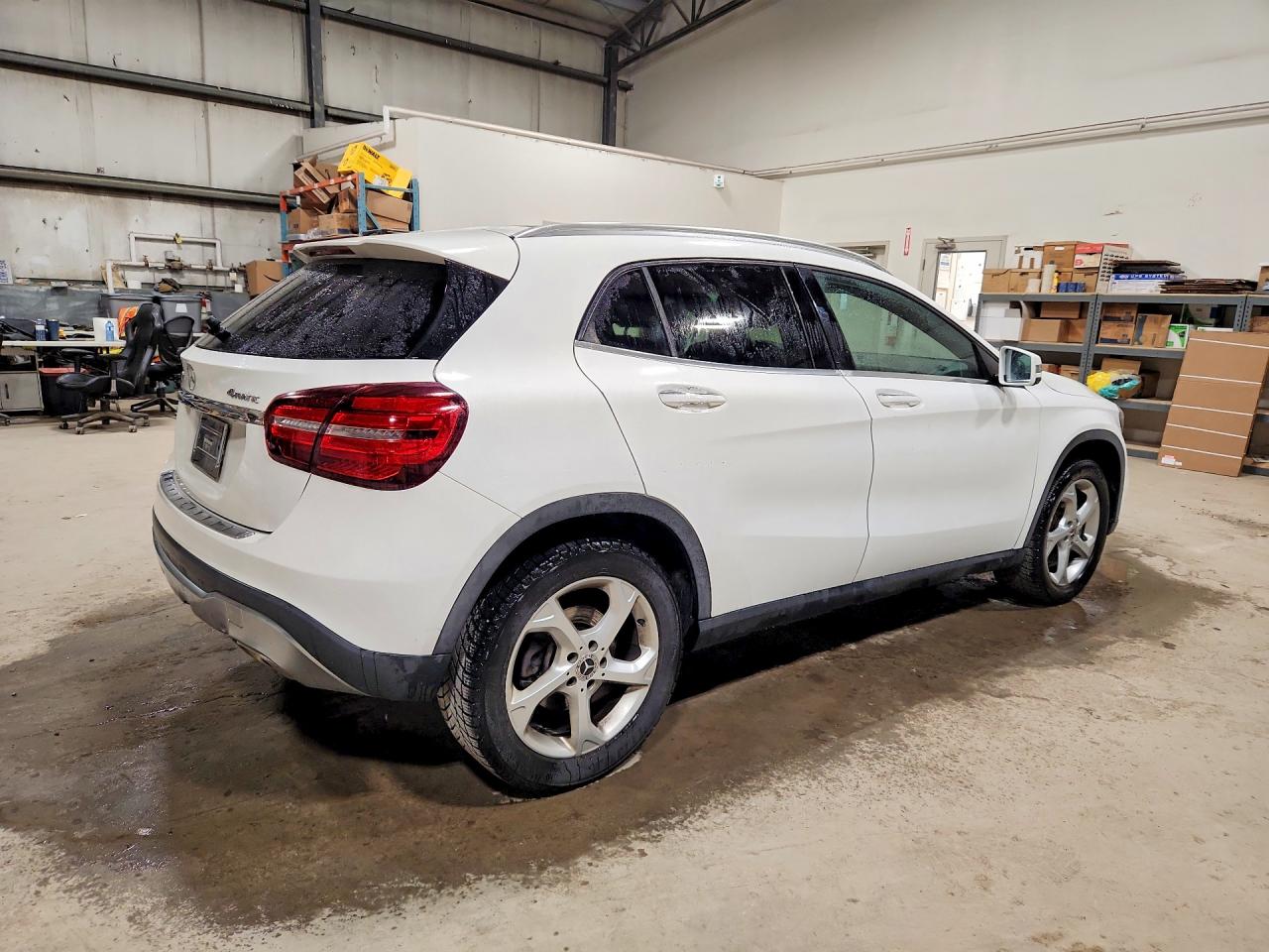 WDCTG4GBXLJ656819 · 2020 MERCEDES-BENZ GLA · 3/13