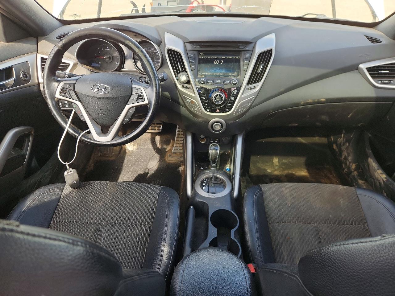 KMHTC6AD1GU261466 · 2016 HYUNDAI VELOSTER · 8/12