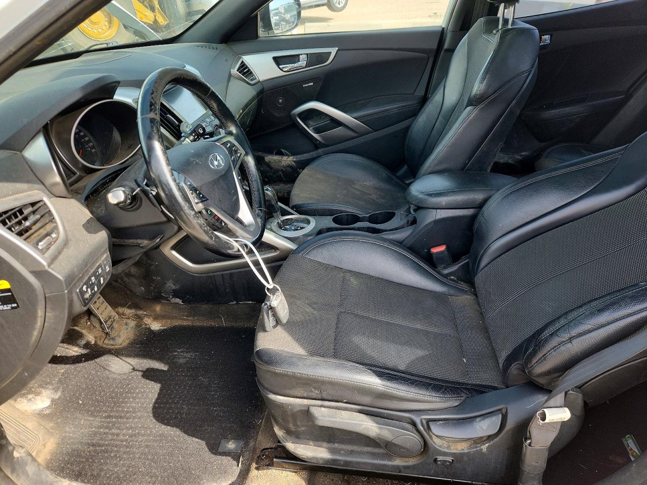 KMHTC6AD1GU261466 · 2016 HYUNDAI VELOSTER · 7/12