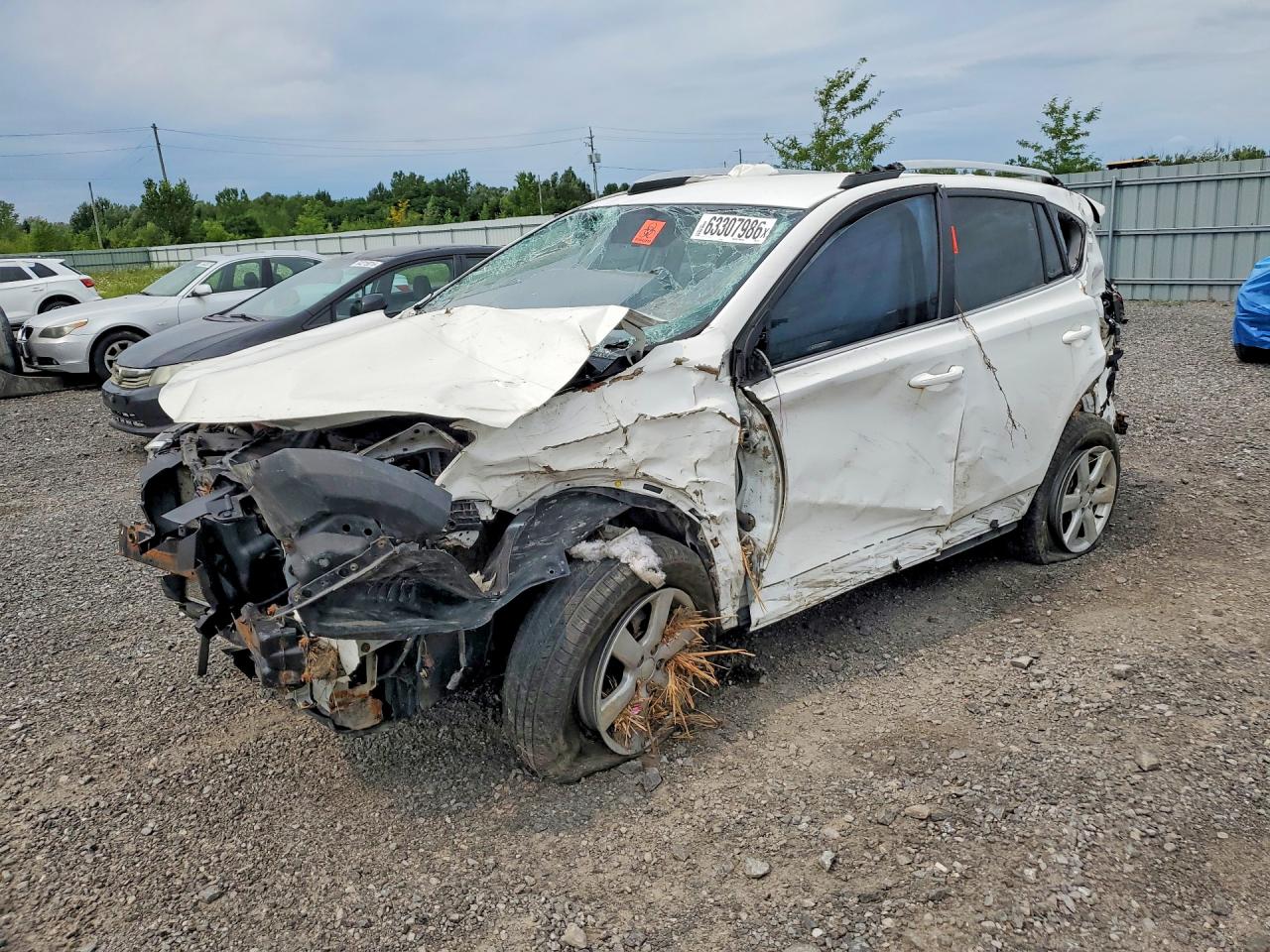 2T3BFREV5GW419211 · 2016 TOYOTA RAV4