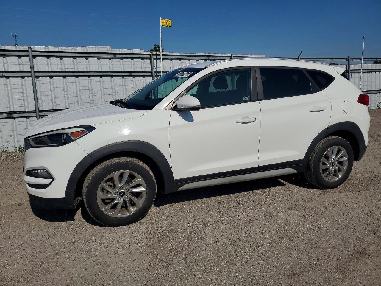 KM8J3CA43HU527805 · 2017 HYUNDAI TUCSON