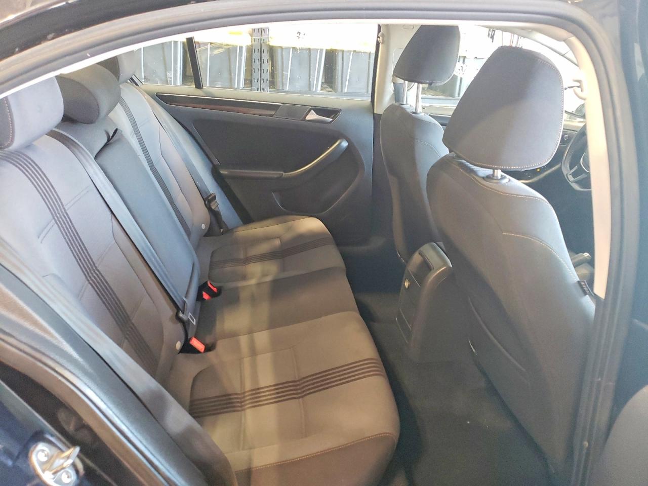 3VWDB7AJ7HM306775 · 2017 VOLKSWAGEN JETTA · 10/12