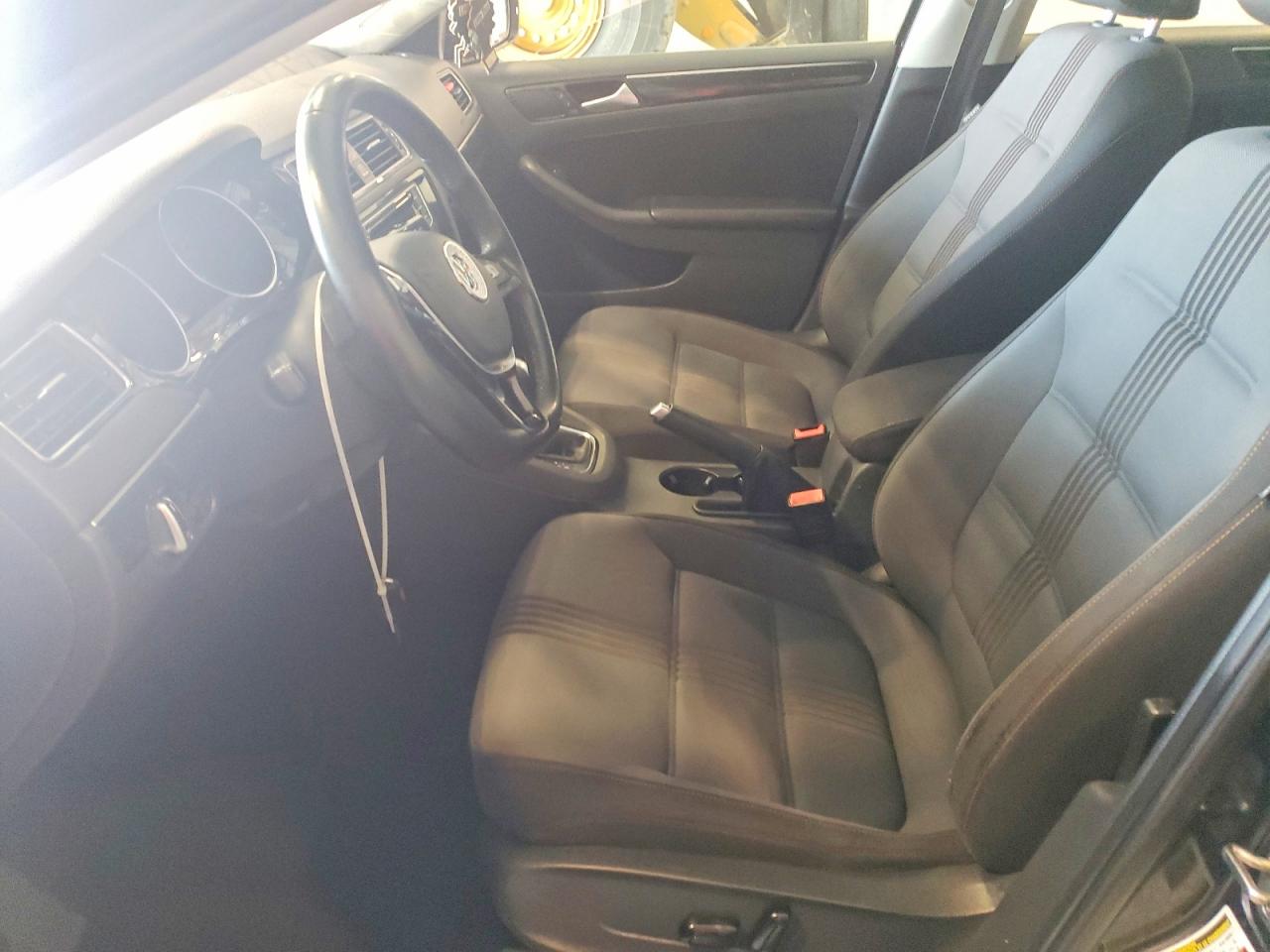 3VWDB7AJ7HM306775 · 2017 VOLKSWAGEN JETTA · 7/12