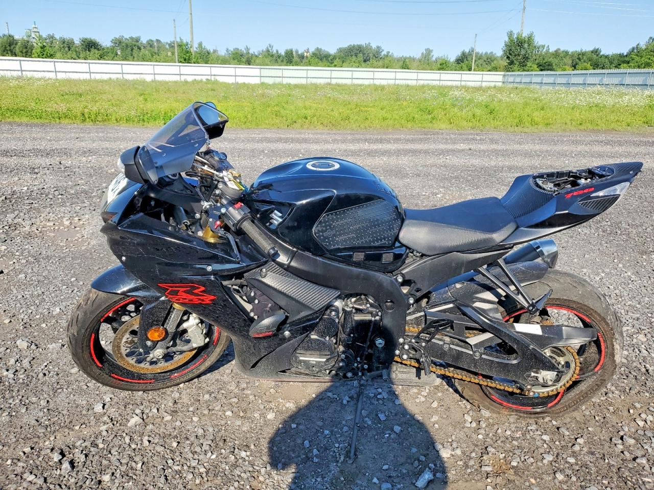 JS1GR7MA3K7100842 · 2019 SUZUKI GSX-R750 · 3/10