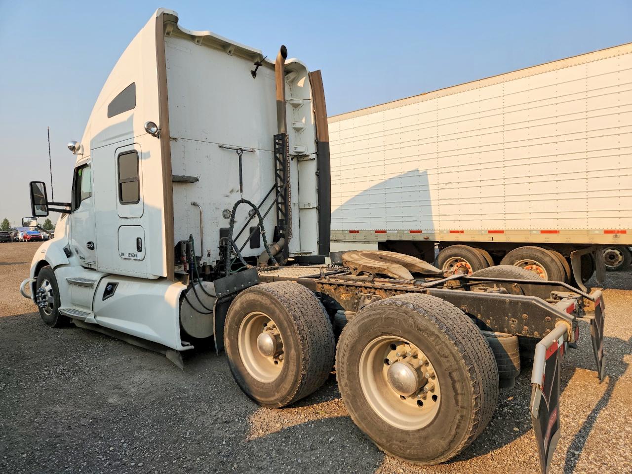 1XKYDP9X3JJ996099 · 2018 KENWORTH CONSTRUCTION · 2/14
