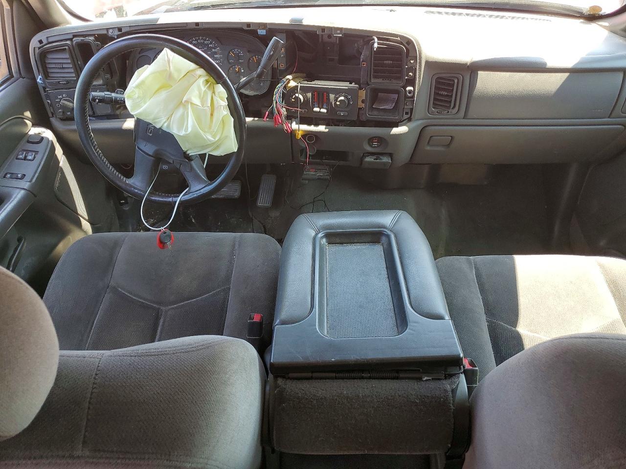 2GTEC19V151362657 · 2005 GMC NEW SIERRA · 8/12