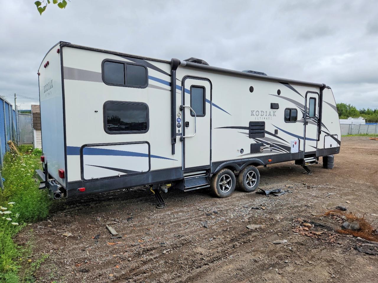 4YDT28828HJ971861 · 2017 KEYSTONE UNKNOWN · 4/10