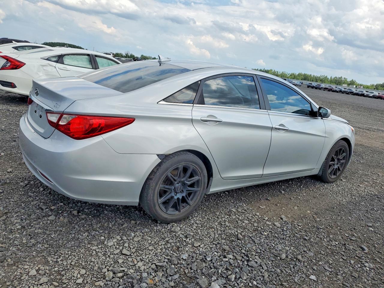 5NPEB4AC2CH438235 · 2012 HYUNDAI SONATA · 3/12