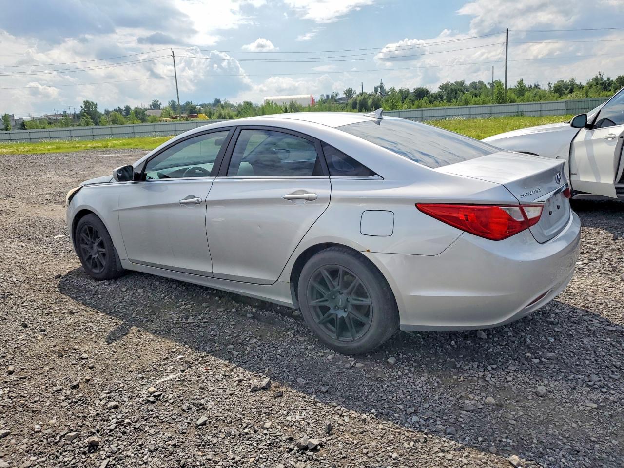 5NPEB4AC2CH438235 · 2012 HYUNDAI SONATA · 2/12