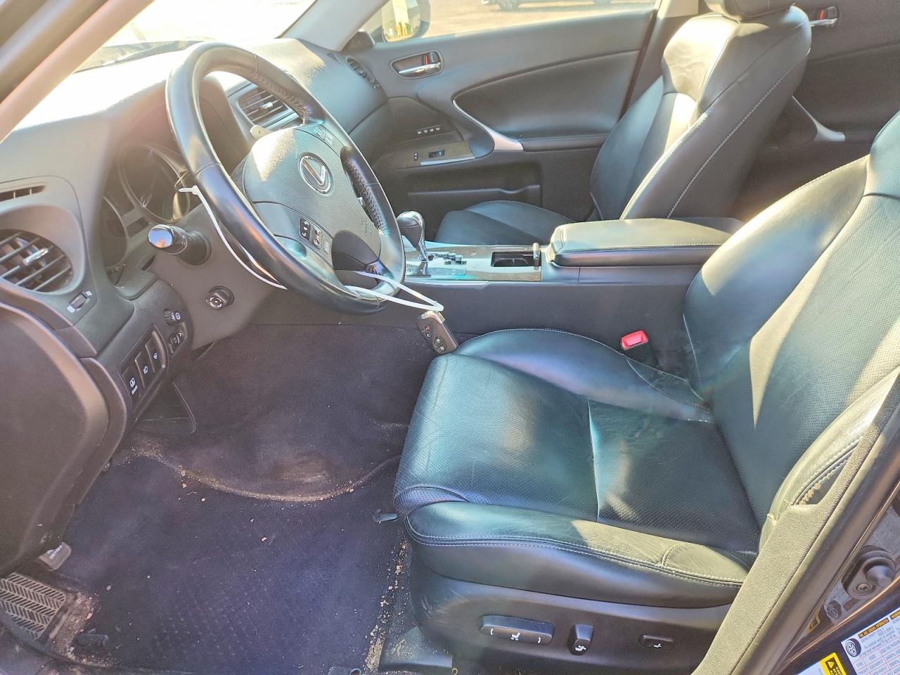 JTHCF5C29A5040084 · 2010 LEXUS IS · 7/13