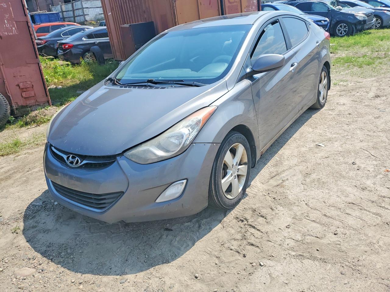 2013 HYUNDAI ELANTRA