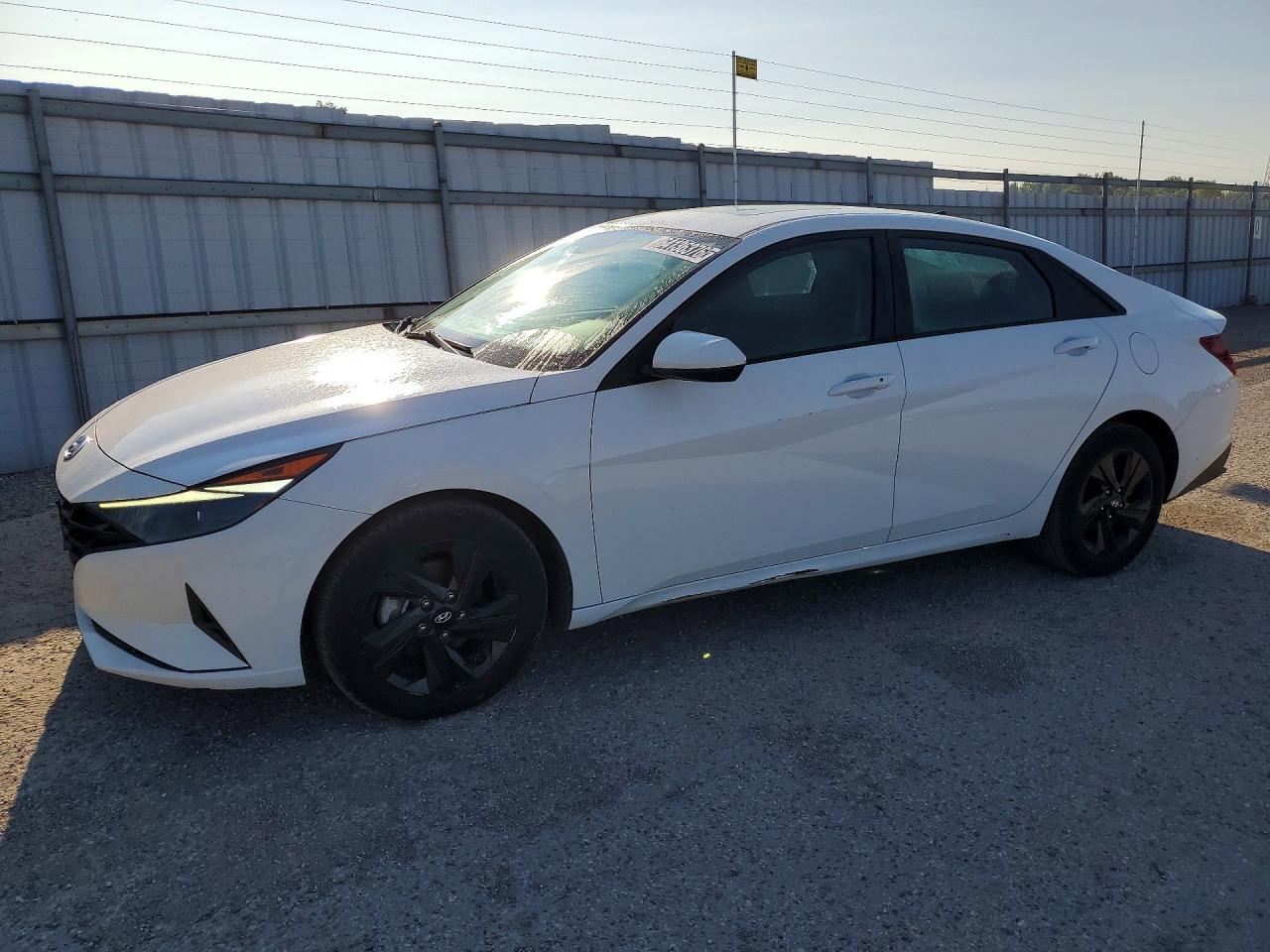 KMHLM4AG9NU311023 · 2022 HYUNDAI ELANTRA
