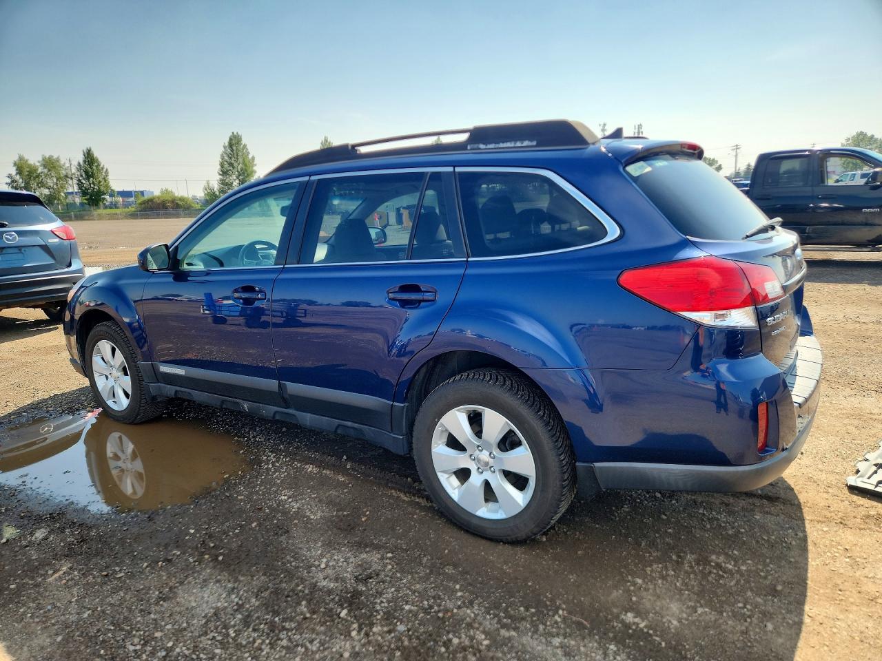 4S4BRCHC6B3380568 · 2011 SUBARU OUTBACK · 2/14