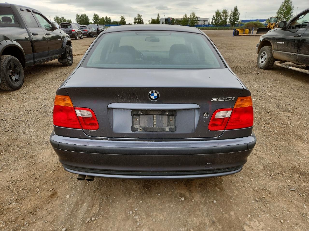 WBAAV334X1FU92182 · 2001 BMW 325 · 6/12