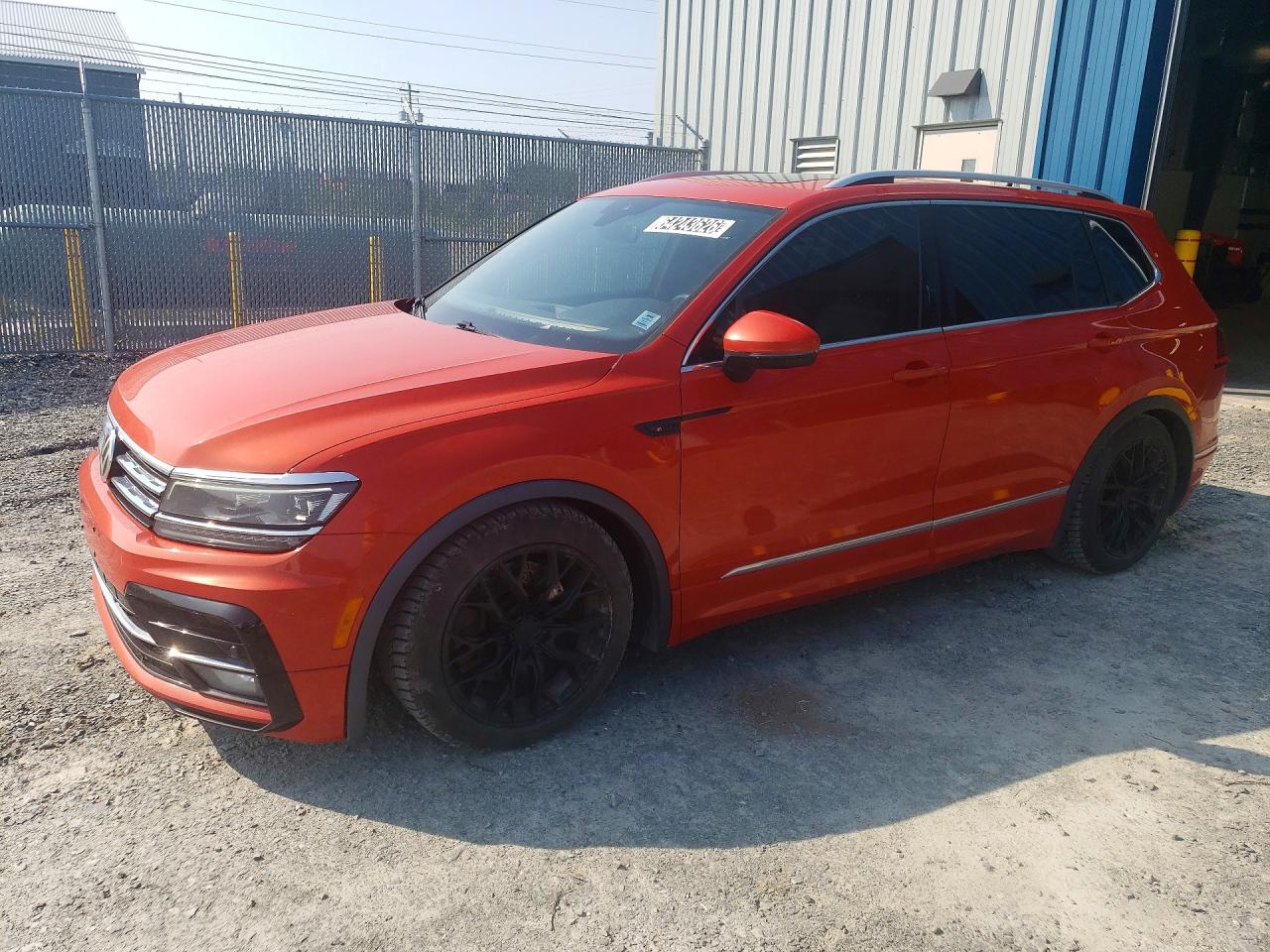 3VV4B7AX9JM155324 · 2018 VOLKSWAGEN TIGUAN