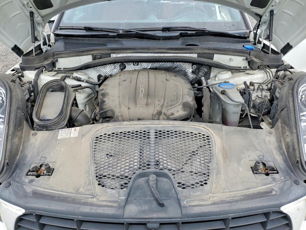 WP1AA2A54JLB11351 · 2018 PORSCHE MACAN · 12/13