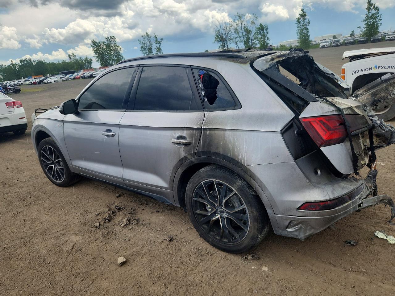WA1FAAFY8P2065889 · 2023 AUDI Q5 · 2/12
