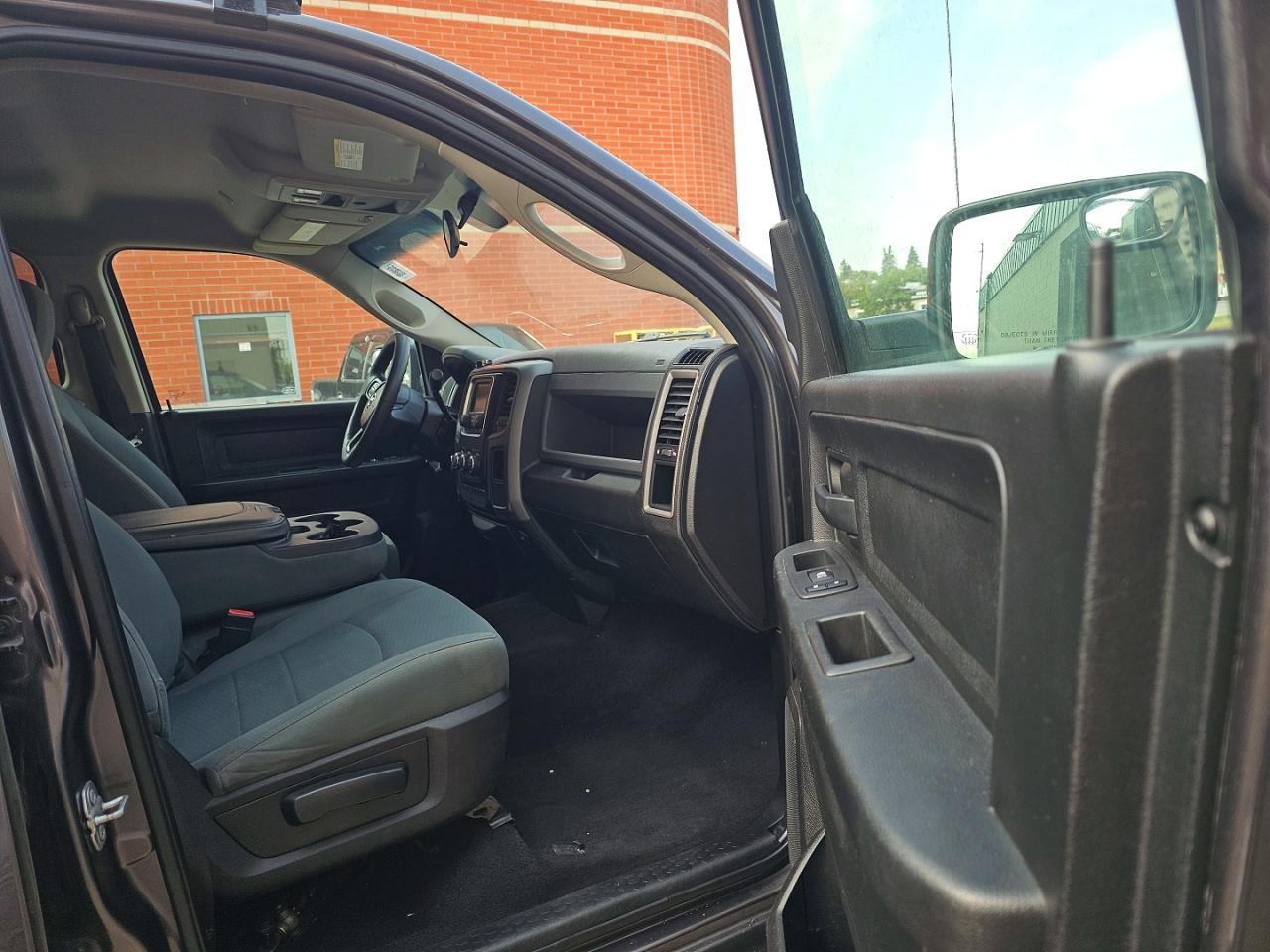 1C6RR7FT8KS580037 · 2019 RAM 1500 CLASSIC · 5/12