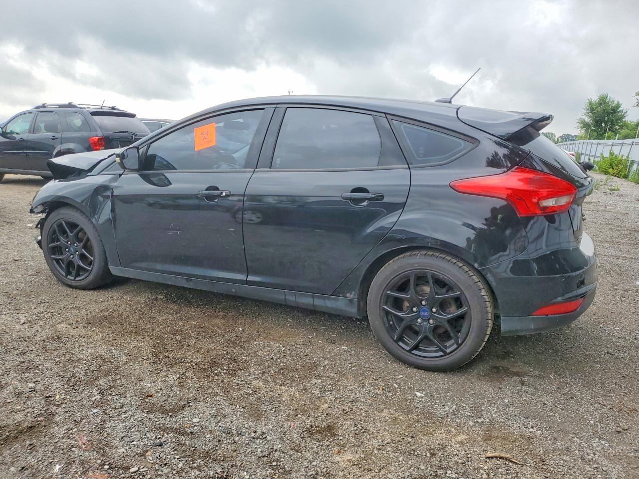 1FADP3M22JL262926 · 2018 FORD FOCUS · 2/13