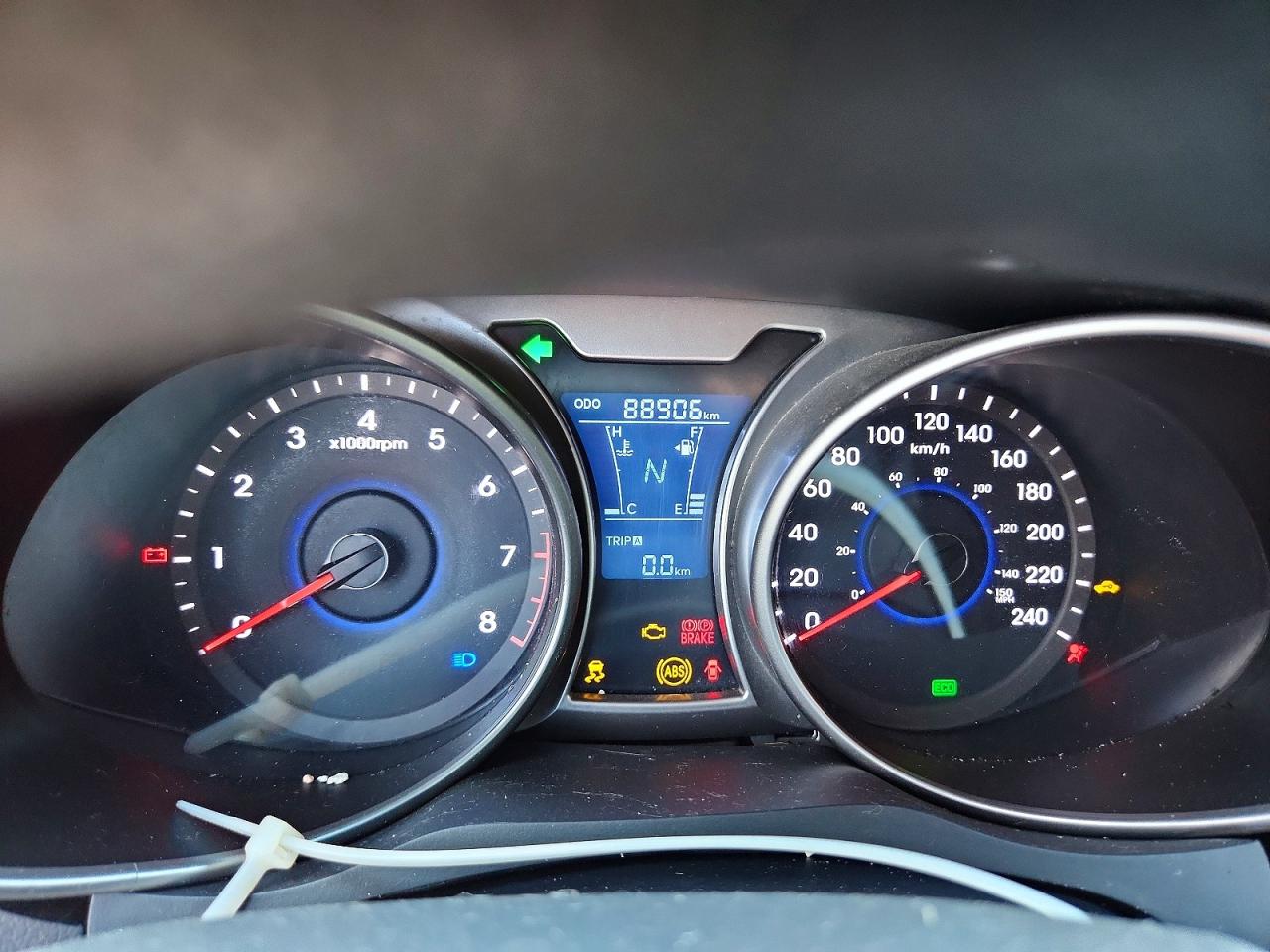 KMHTC6AD9GU290567 · 2016 HYUNDAI VELOSTER · 9/13