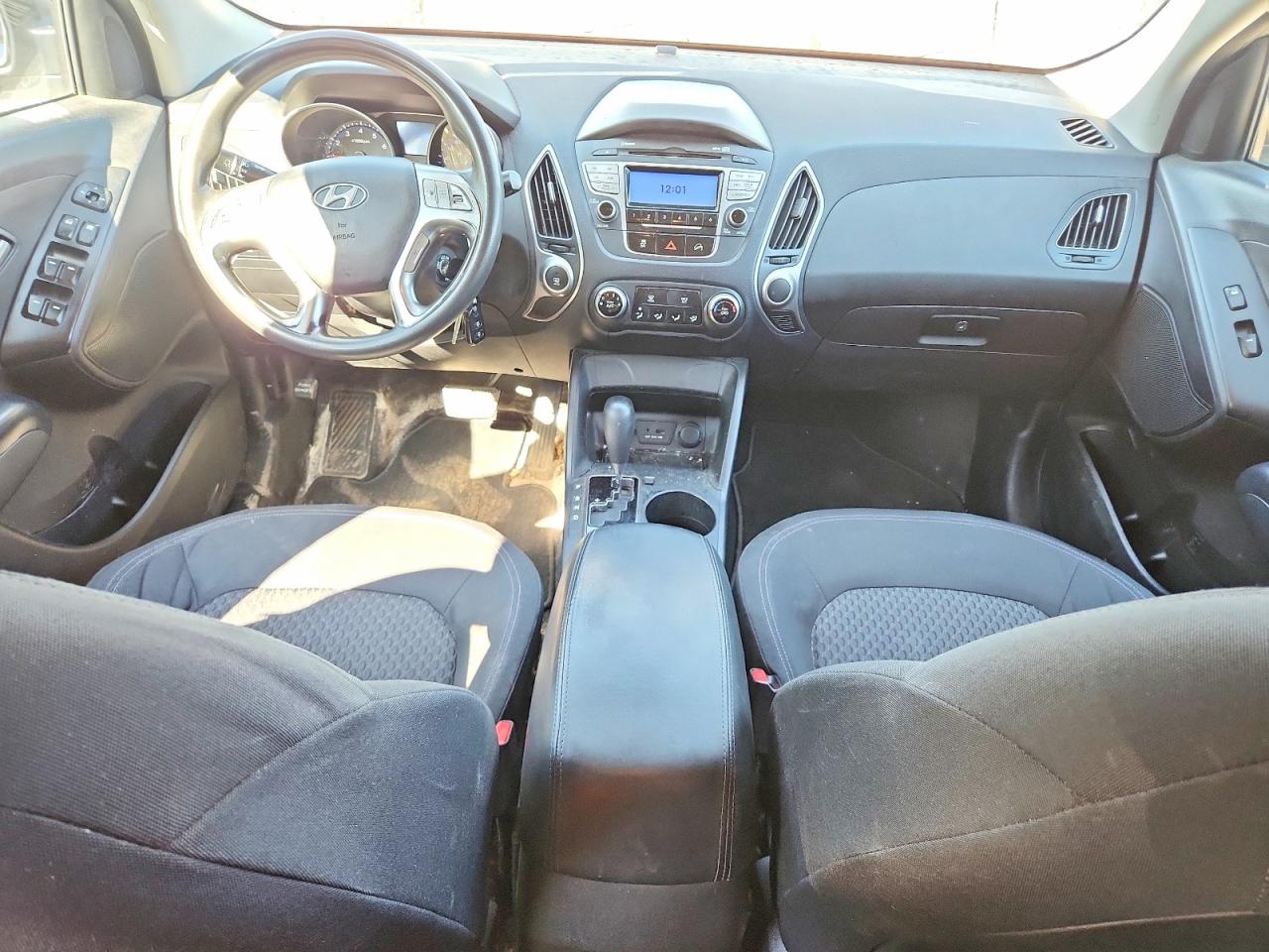 KM8JTCAC2BU252006 · 2011 HYUNDAI TUCSON · 8/13
