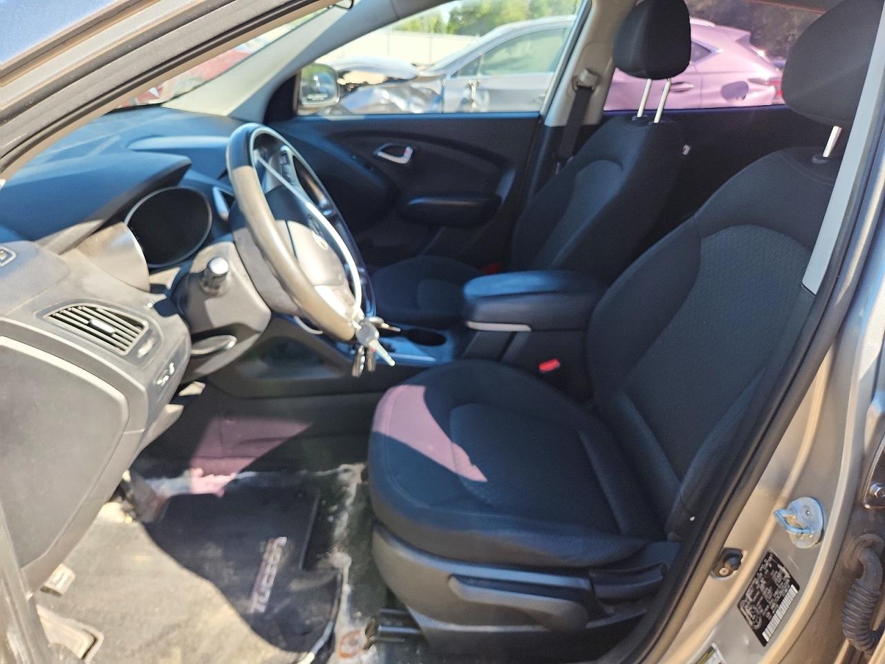 KM8JTCAC2BU252006 · 2011 HYUNDAI TUCSON · 7/13