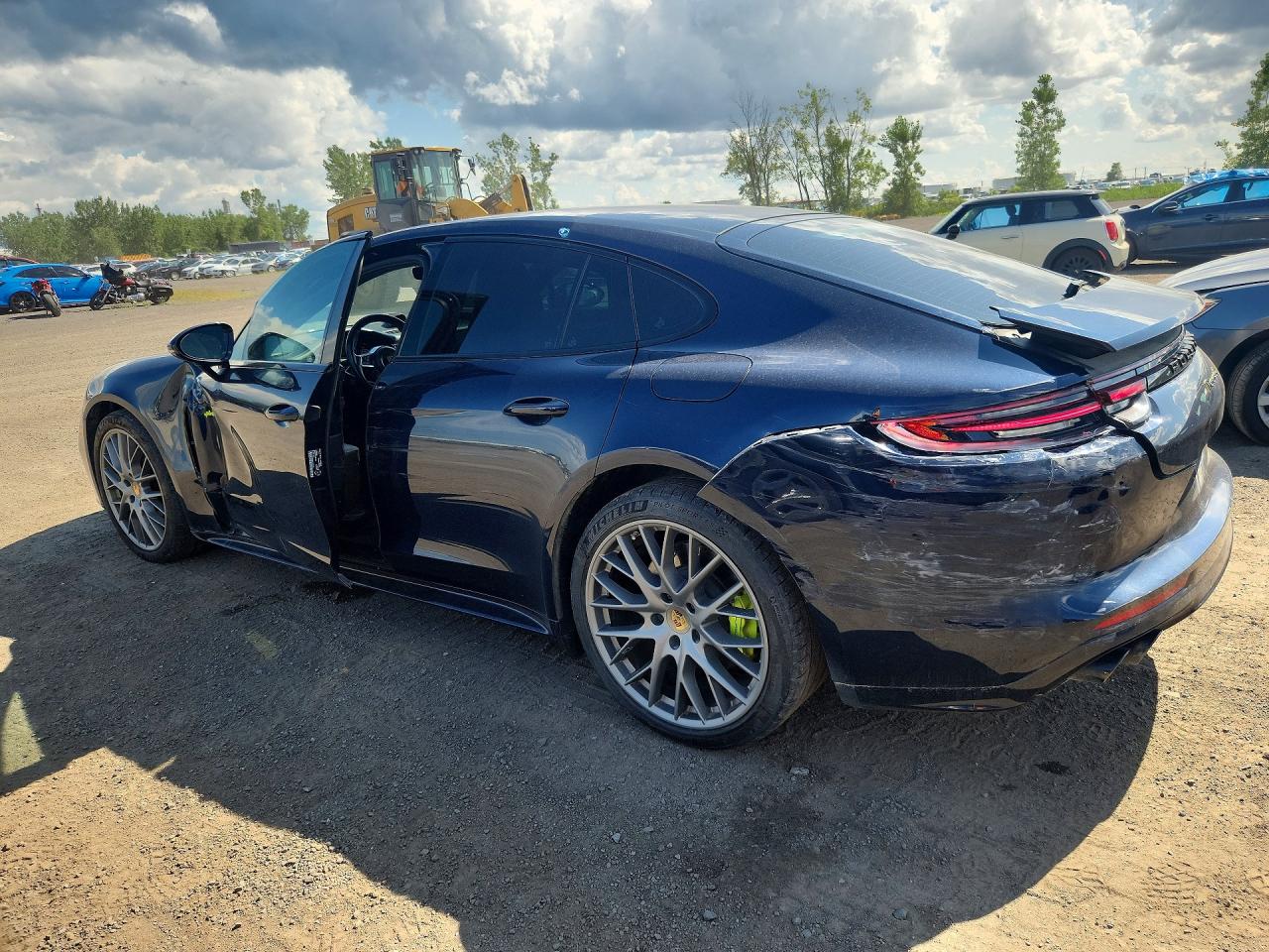 WP0AE2A76KL123123 · 2019 PORSCHE PANAMERA · 2/12