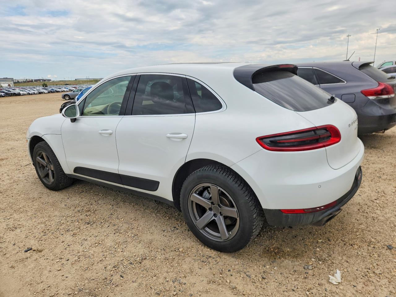 WP1AB2A55FLB60028 · 2015 PORSCHE MACAN · 2/12