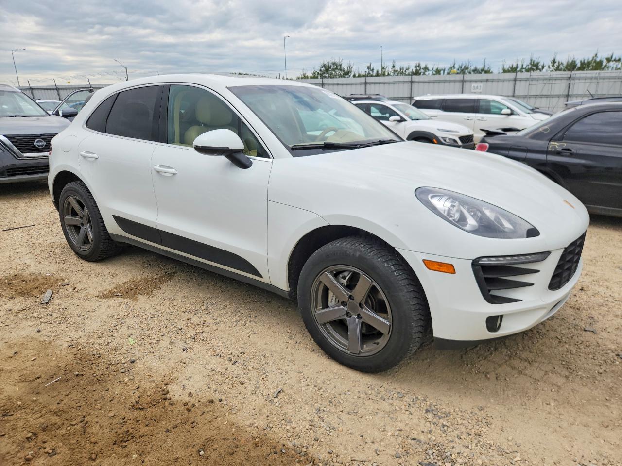 WP1AB2A55FLB60028 · 2015 PORSCHE MACAN · 4/12