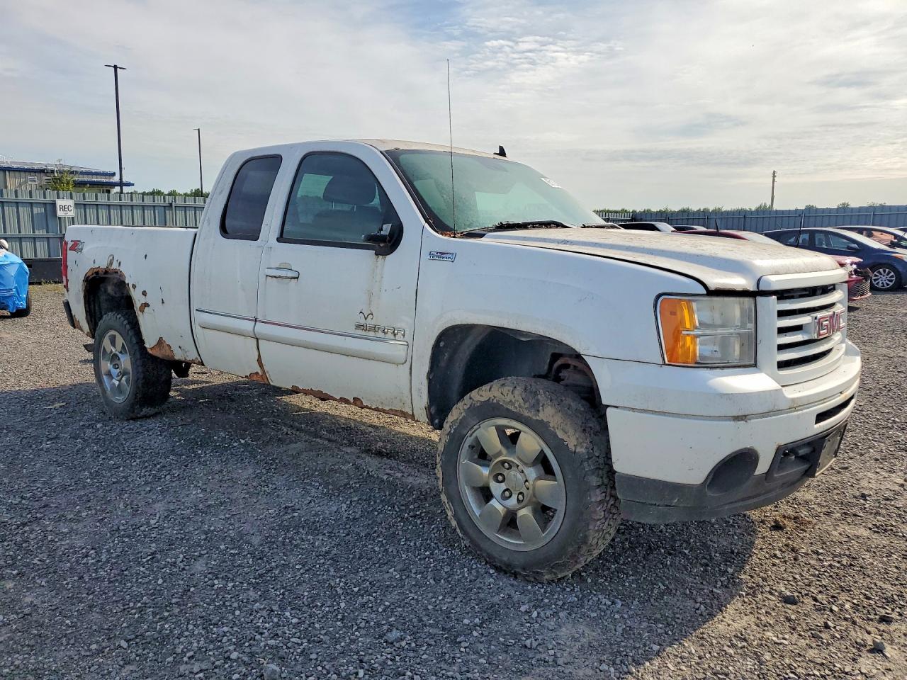1GTR2VE31BZ457707 · 2011 GMC SIERRA · 4/13