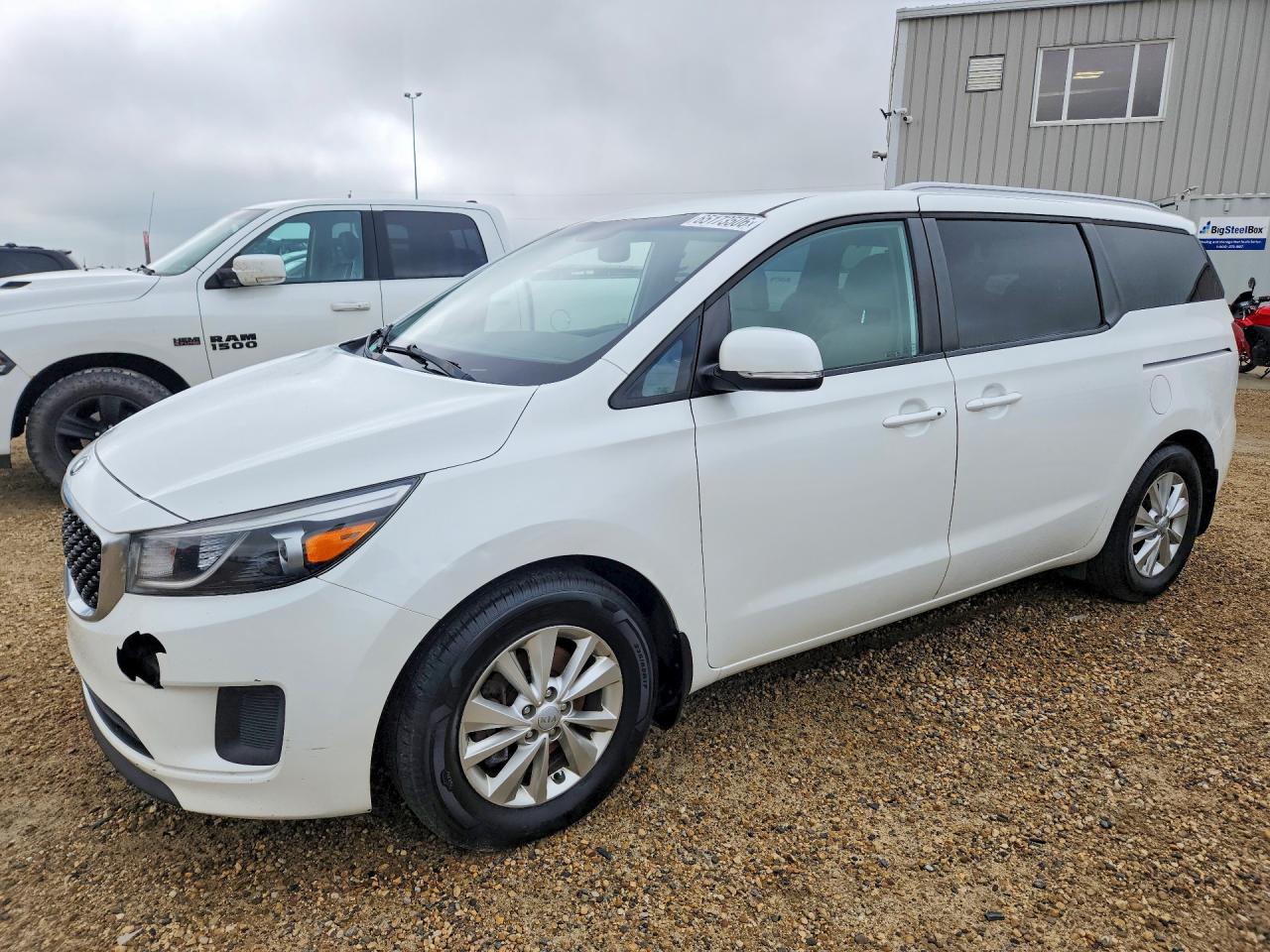 KNDMB5C1XH6323641 · 2017 KIA SEDONA