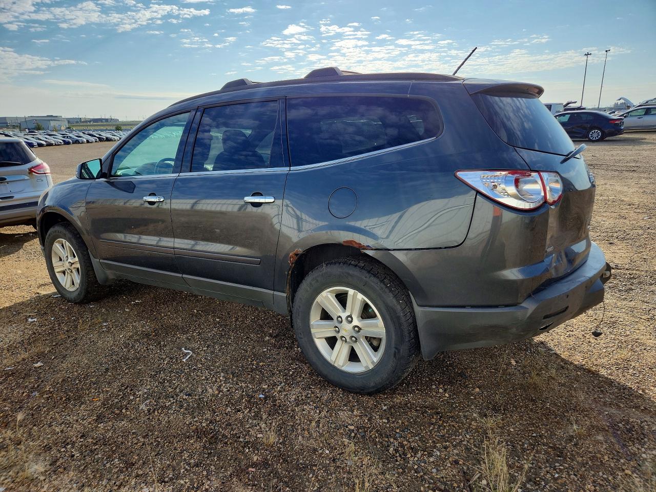 1GNLVFED2AJ237881 · 2010 CHEVROLET TRAVERSE · 2/13