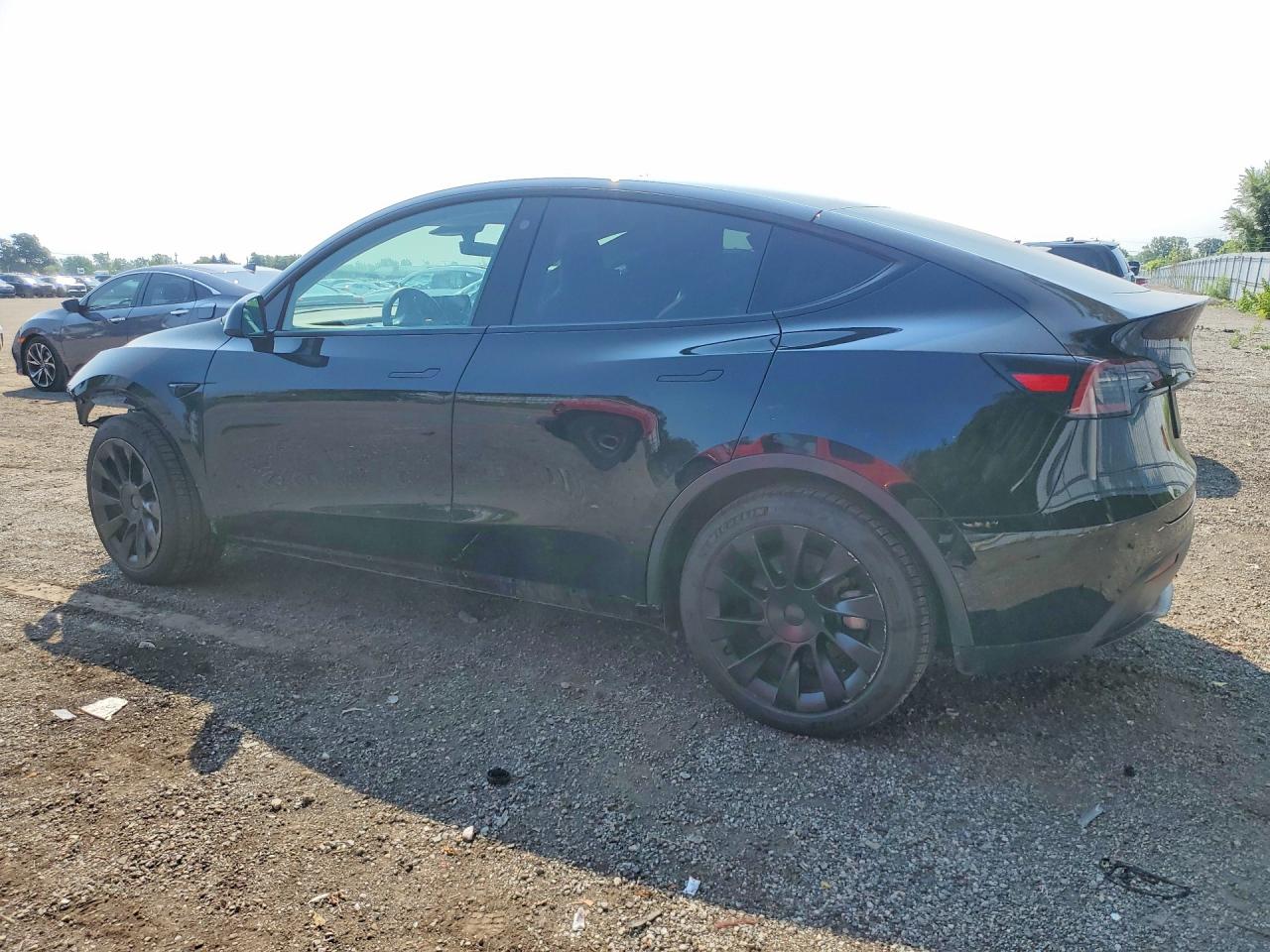 7SAYGDEE3NF421698 · 2022 TESLA MODEL Y · 2/14