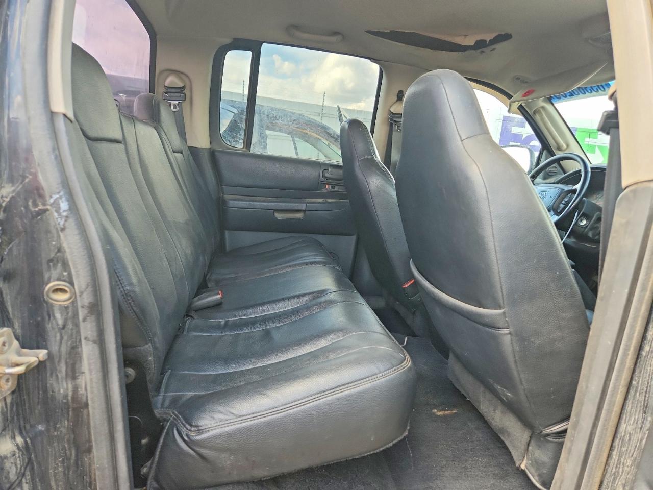 1D7HG48N53S138721 · 2003 DODGE DAKOTA · 10/12