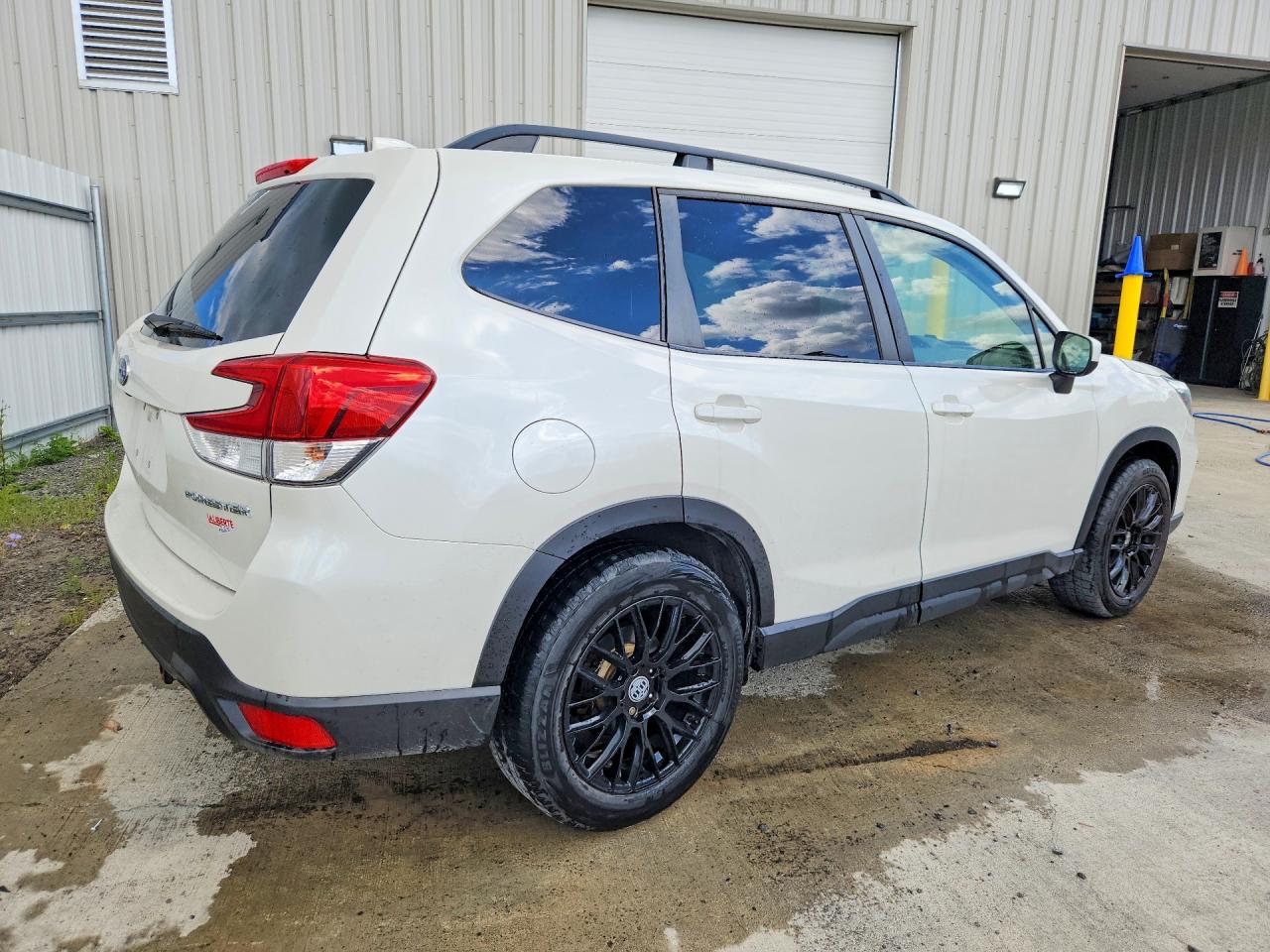 JF2SKEBC3KH446625 · 2019 SUBARU FORESTER · 3/14