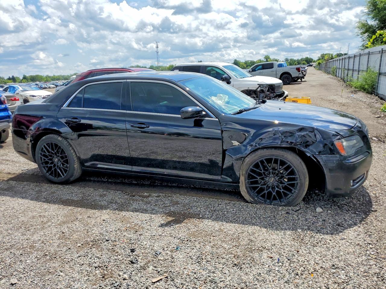2C3CCABG8DH714436 · 2013 CHRYSLER 300 · 4/9