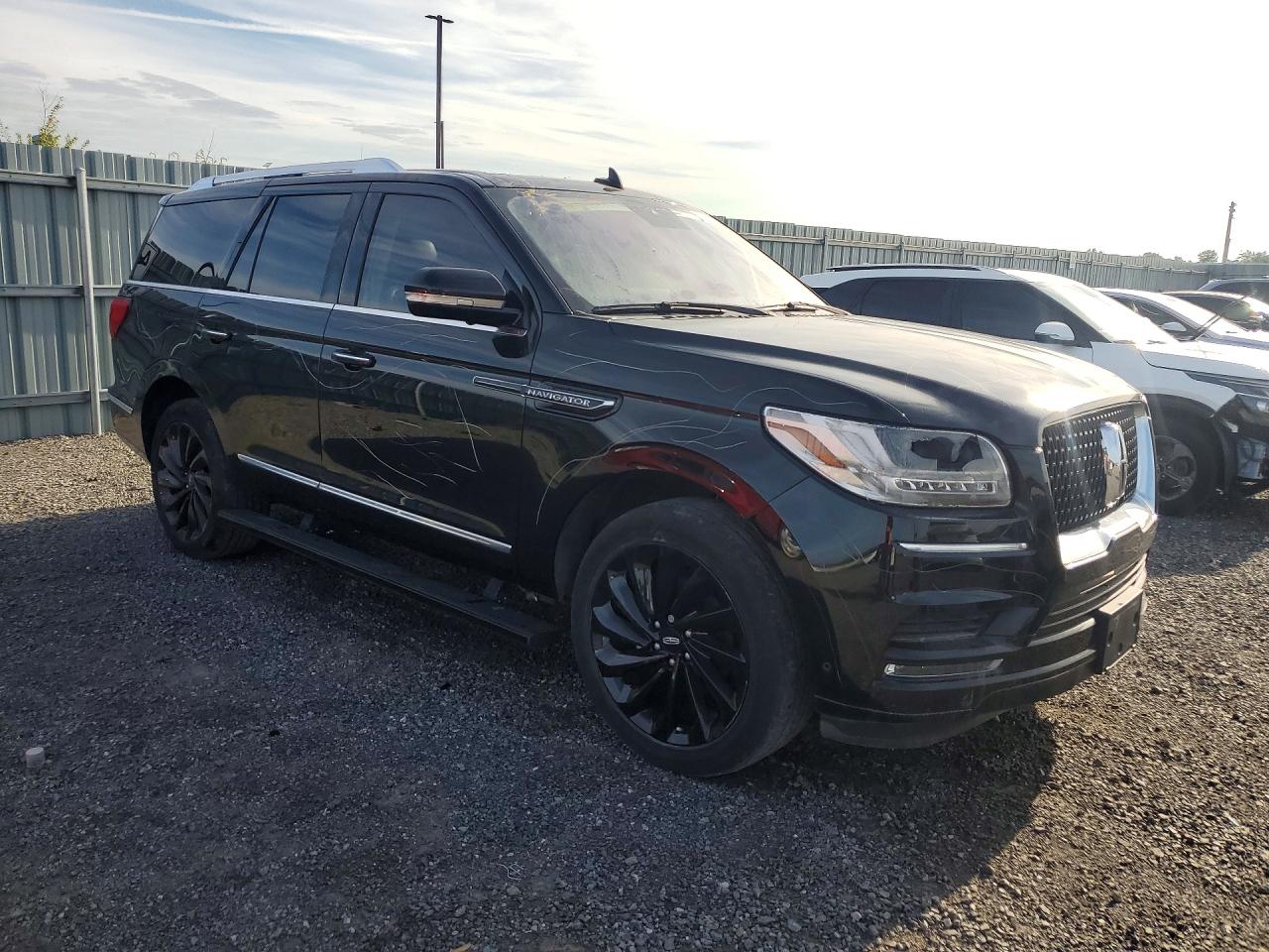 5LMJJ2LT5LEL10938 · 2020 LINCOLN NAVIGATOR · 4/14