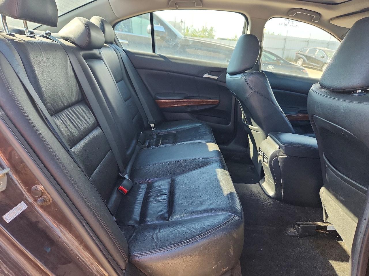 1HGCP2F83BA804342 · 2011 HONDA ACCORD · 10/12
