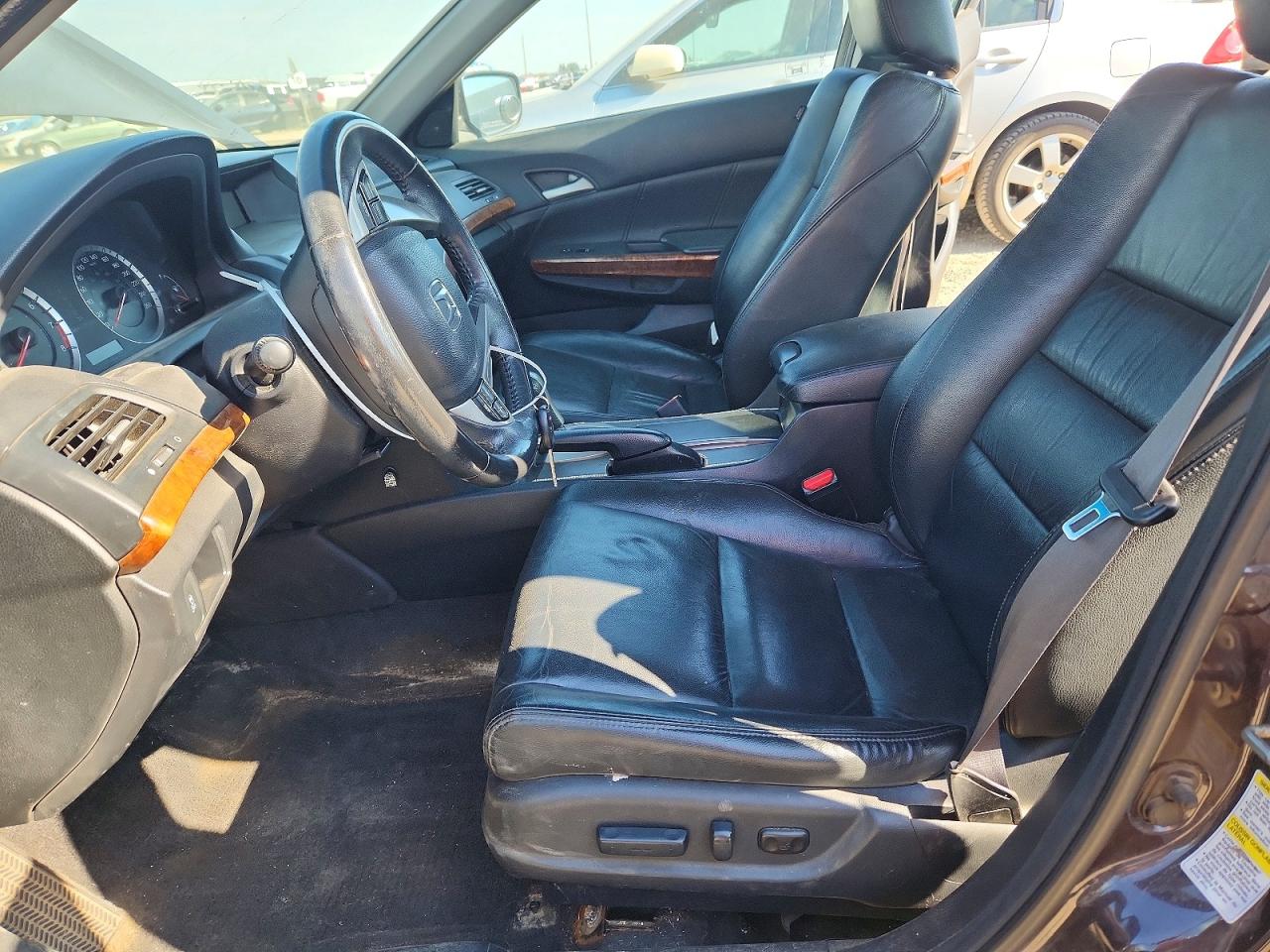 1HGCP2F83BA804342 · 2011 HONDA ACCORD · 7/12