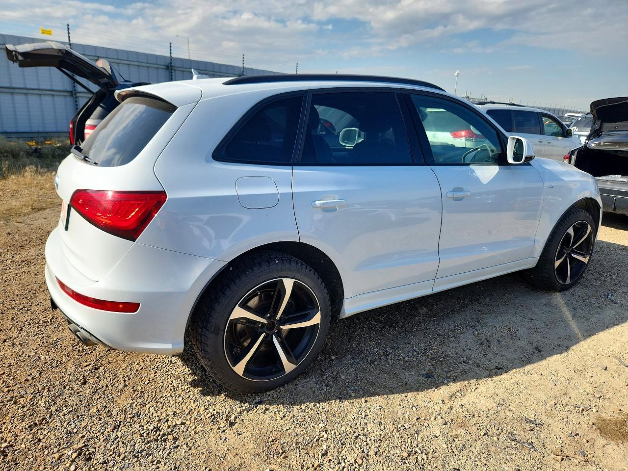 WA1LCAFP0GA014204 · 2016 AUDI SQ5 · 3/13