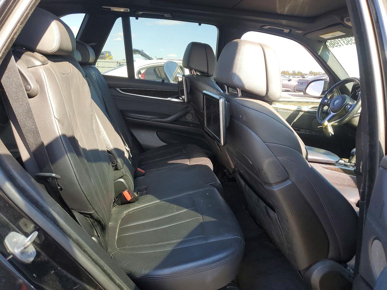 5UXKR0C57E0H27215 · 2014 BMW X5 · 11/13