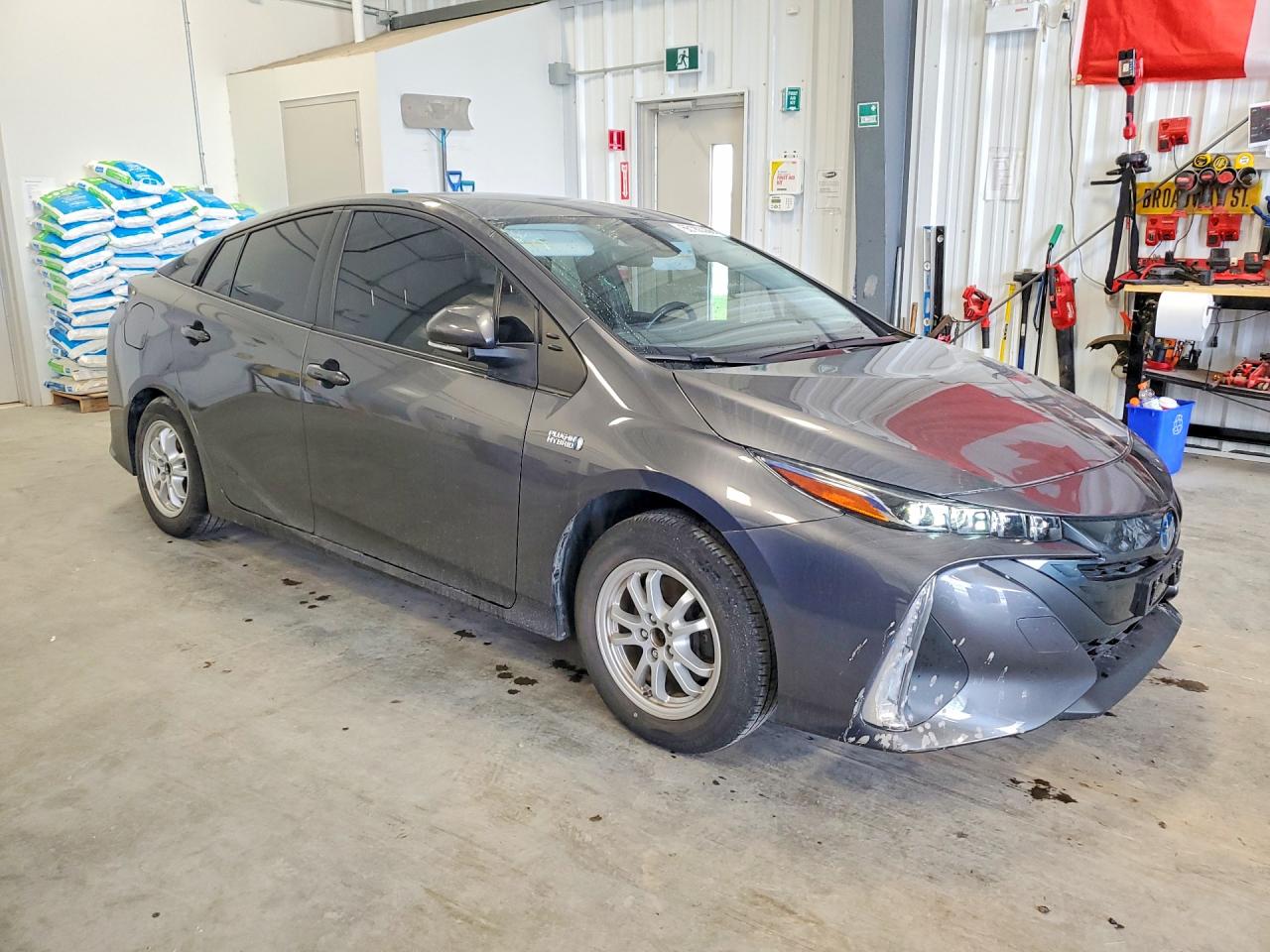 JTDKAMFP7M3163718 · 2021 TOYOTA PRIUS PRIME · 4/13
